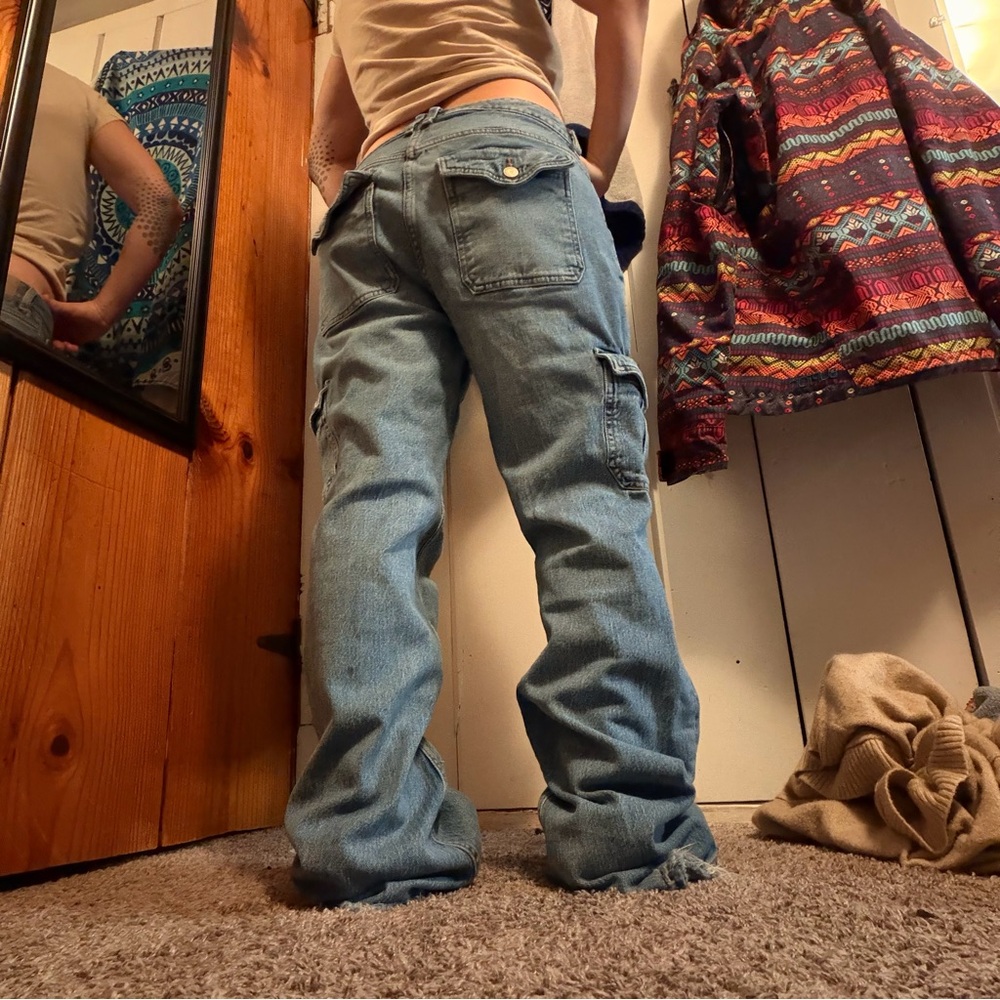 Women's Blue Cargo Jeans - Picture 4 of 12